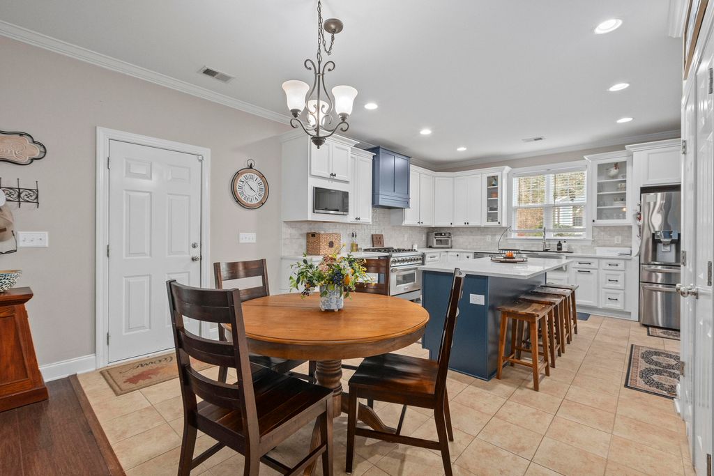 Image 14 of property listing at 195 Bateaux Drive, Summerville, SC 29483