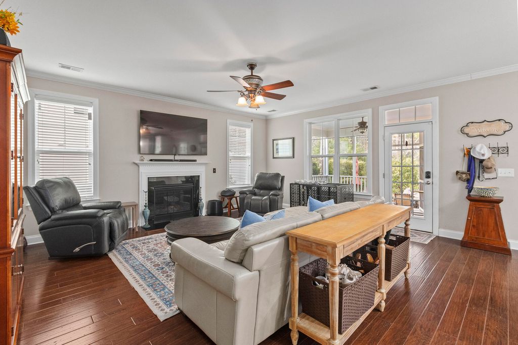 Image 16 of property listing at 195 Bateaux Drive, Summerville, SC 29483