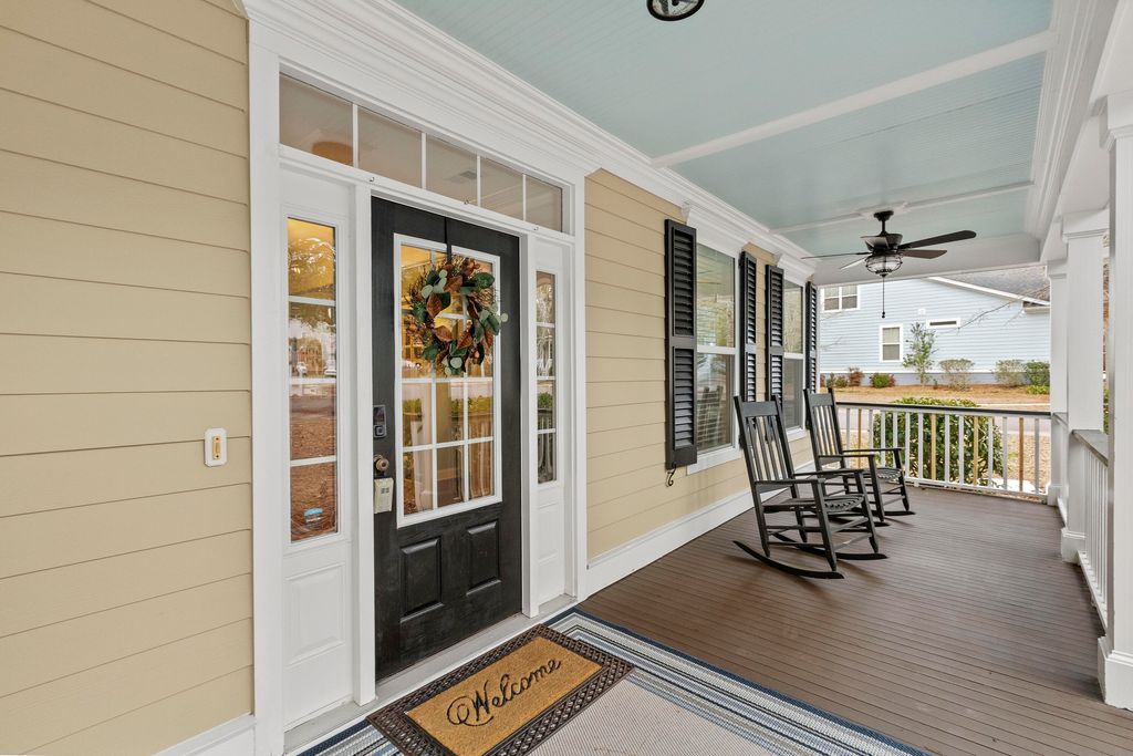 Image 3 of property listing at 195 Bateaux Drive, Summerville, SC 29483
