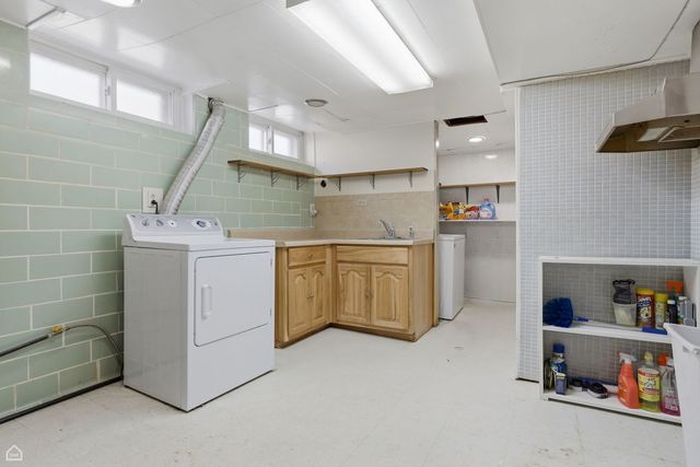 8547 W Winona Street, Chicago, IL 60656