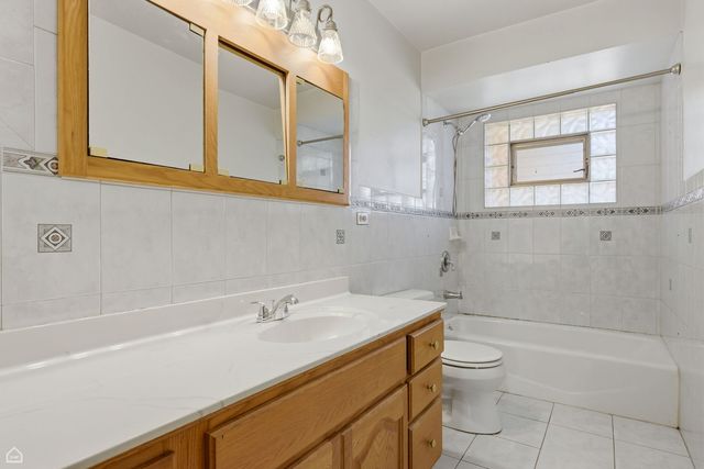 8547 W Winona Street, Chicago, IL 60656