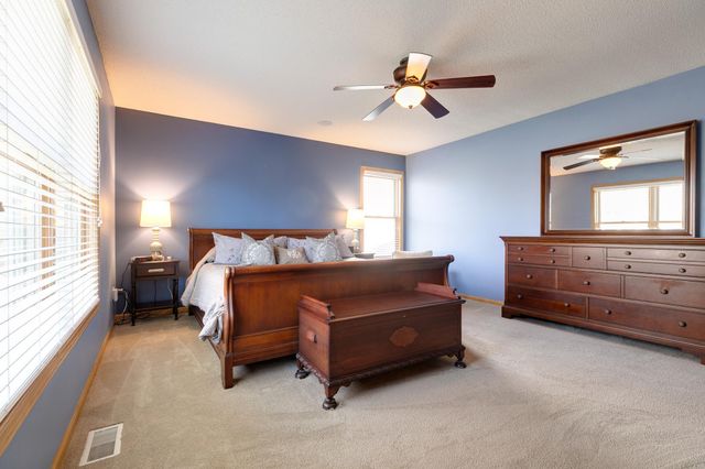 7568 Walnut Curve, Chanhassen, MN 55317