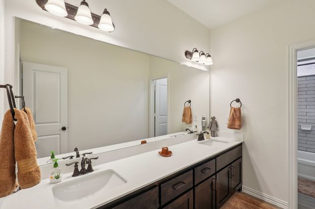 430 Solo Ridge Drive, Waxahachie, TX 75167