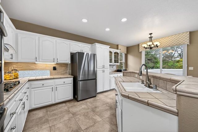 6406 Lobo Dr, Rancho Murieta, CA 95683