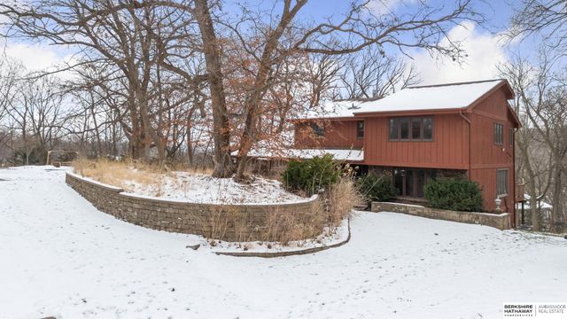 838 Hidden Hills Drive, Bellevue, NE 68005
