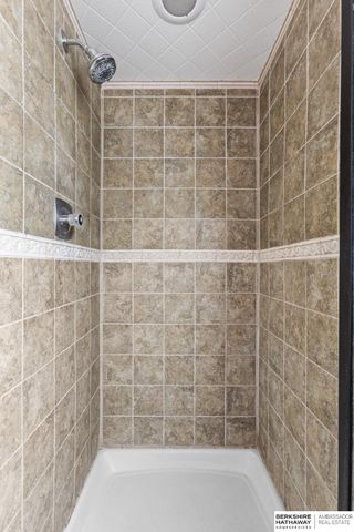 838 Hidden Hills Drive, Bellevue, NE 68005