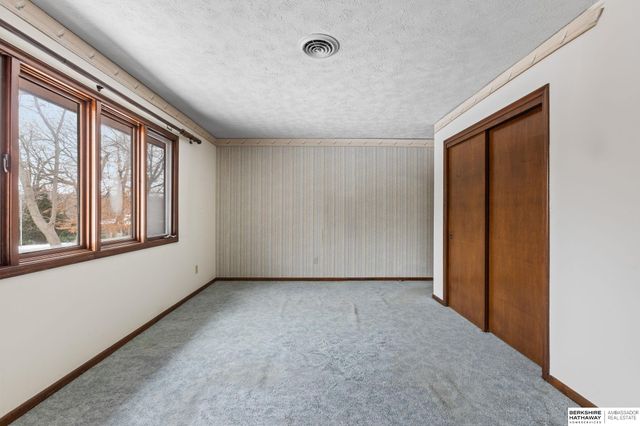 838 Hidden Hills Drive, Bellevue, NE 68005