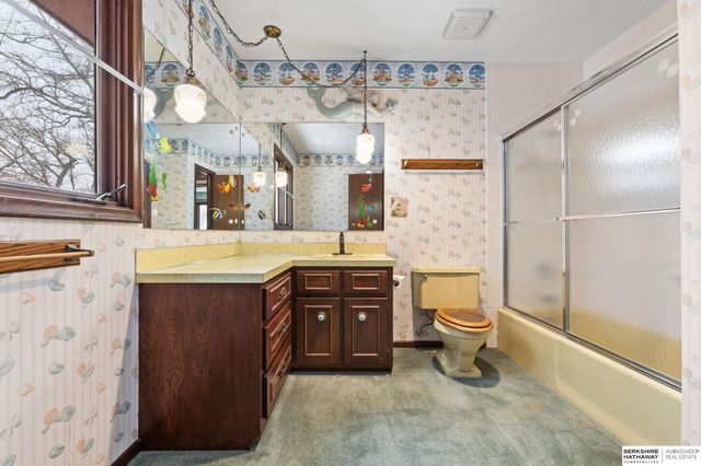 838 Hidden Hills Drive, Bellevue, NE 68005