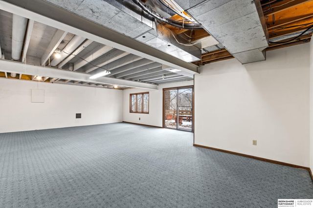 838 Hidden Hills Drive, Bellevue, NE 68005