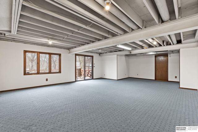 838 Hidden Hills Drive, Bellevue, NE 68005