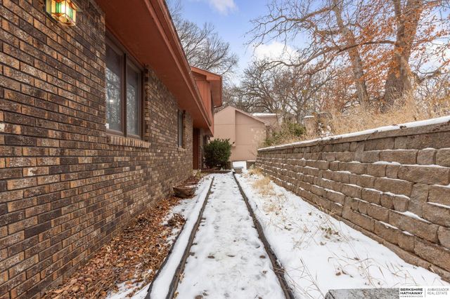 838 Hidden Hills Drive, Bellevue, NE 68005