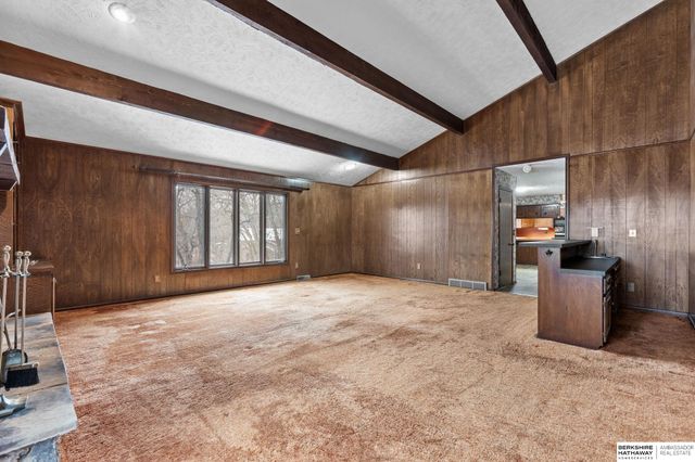 838 Hidden Hills Drive, Bellevue, NE 68005