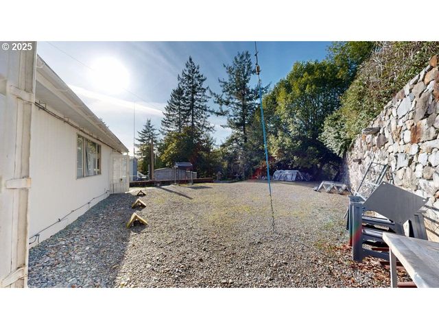 98171 TUTTLE Ln, Brookings, OR 97415