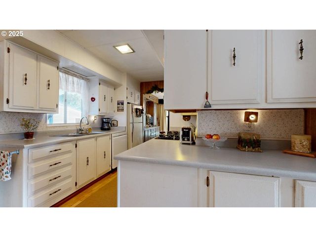 98171 TUTTLE Ln, Brookings, OR 97415