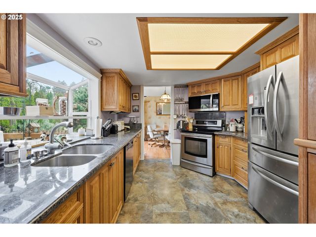 3749 Sw 6TH St, Gresham, OR 97030