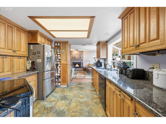 3749 Sw 6TH St, Gresham, OR 97030