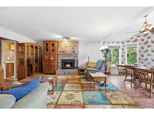 3749 Sw 6TH St, Gresham, OR 97030