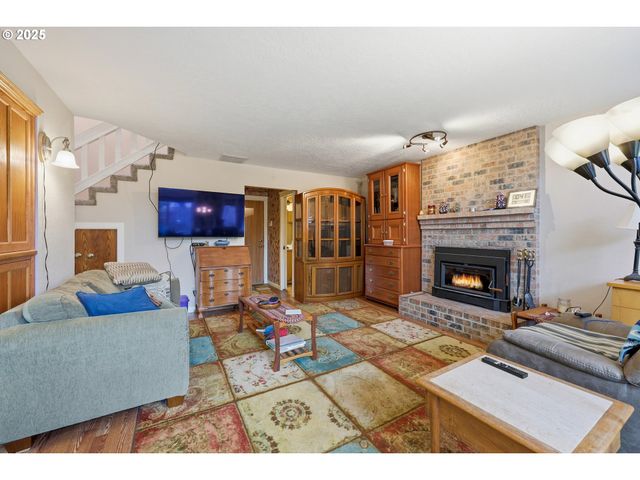 3749 Sw 6TH St, Gresham, OR 97030