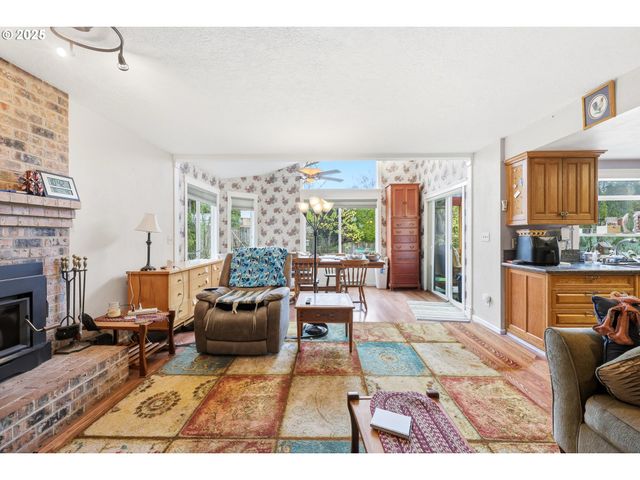 3749 Sw 6TH St, Gresham, OR 97030