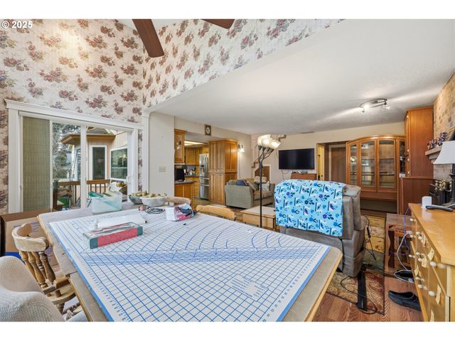 3749 Sw 6TH St, Gresham, OR 97030