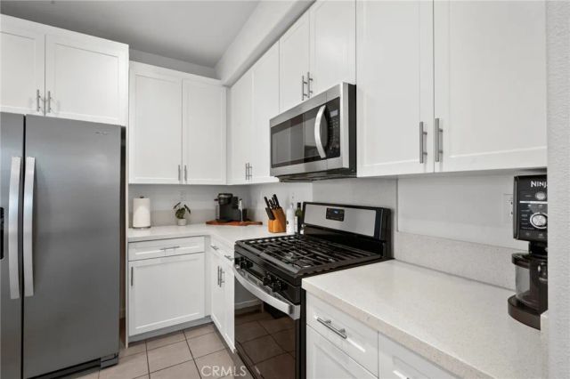 16008 Jamie Lane 10, Fontana, CA 92336