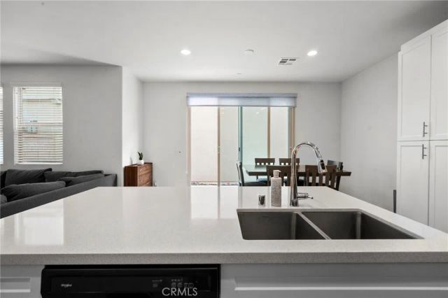 16008 Jamie Lane 10, Fontana, CA 92336