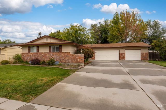 10866 W Sandhurst Dr, Boise, ID 83709