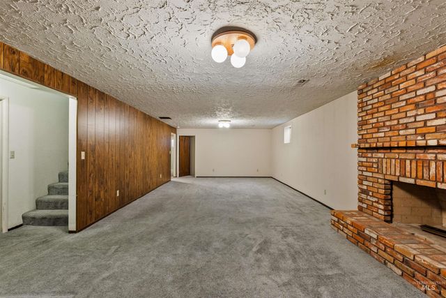 10866 W Sandhurst Dr, Boise, ID 83709