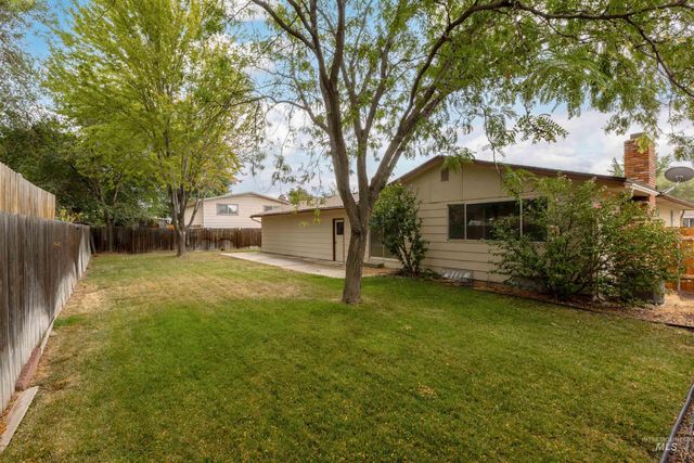 10866 W Sandhurst Dr, Boise, ID 83709