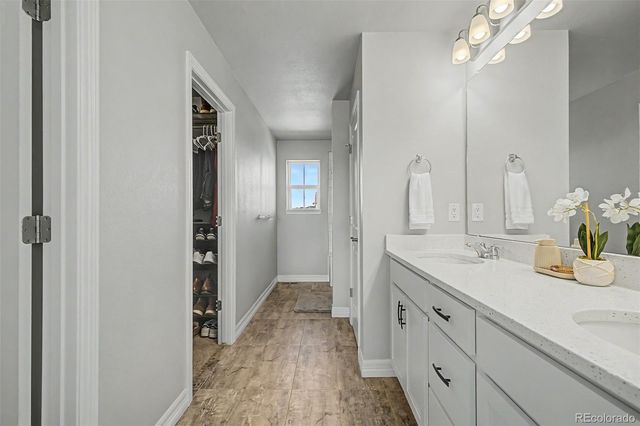 7297 S Scottsburg Way, Aurora, CO 80016
