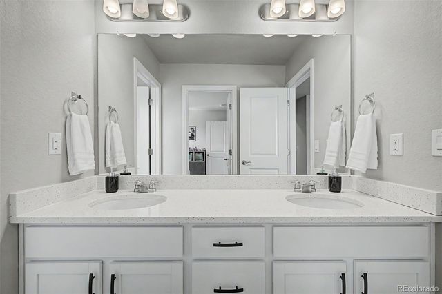 7297 S Scottsburg Way, Aurora, CO 80016