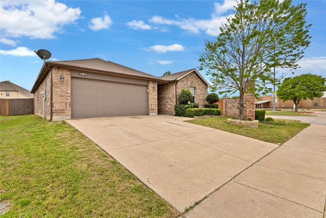 3200 Crofton Drive, Fort Worth, TX 76137