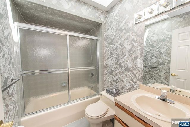 141 Wedgewood Drive 18, Woodland Park, NJ 07424