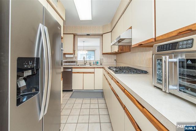 141 Wedgewood Drive 18, Woodland Park, NJ 07424