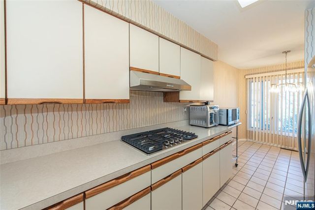 141 Wedgewood Drive 18, Woodland Park, NJ 07424