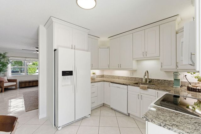 1850 SE 7th Street B, Pompano Beach, FL 33060