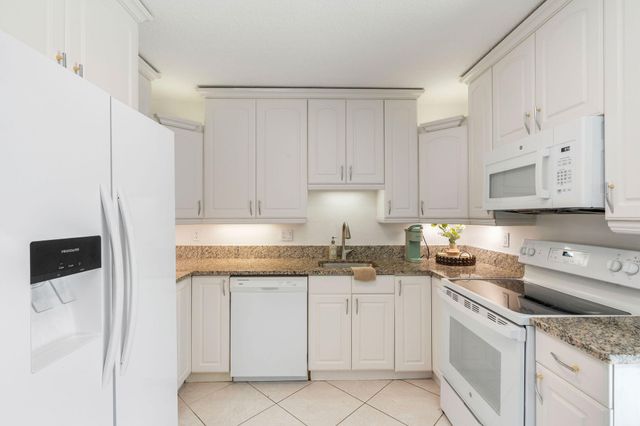 1850 SE 7th Street B, Pompano Beach, FL 33060