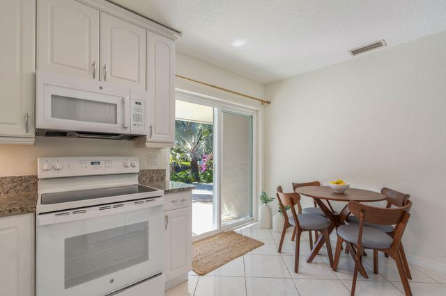 1850 SE 7th Street B, Pompano Beach, FL 33060