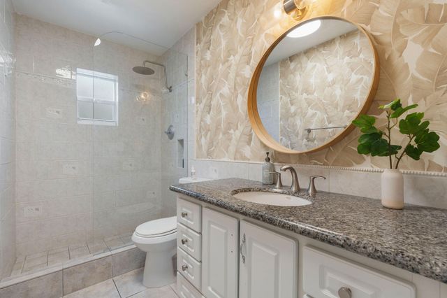 1850 SE 7th Street B, Pompano Beach, FL 33060