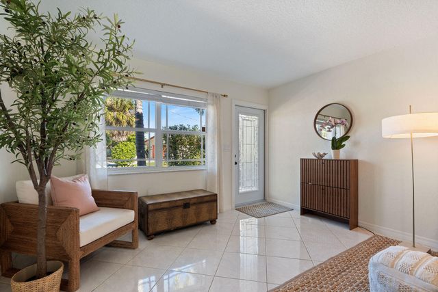 1850 SE 7th Street B, Pompano Beach, FL 33060