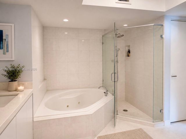 6301 Collins Ave 1504, Miami Beach, FL 33141