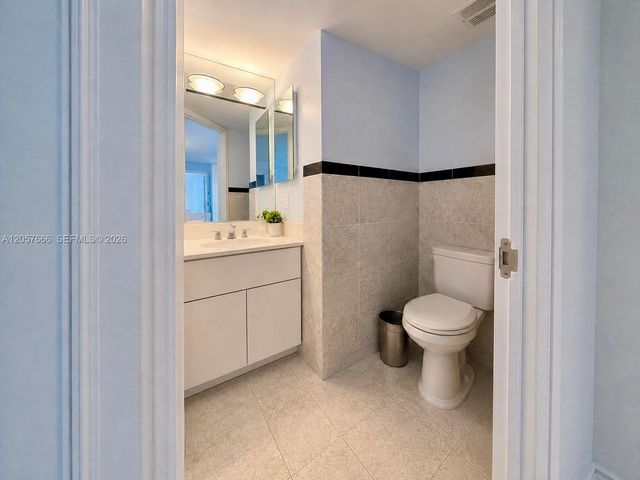 6301 Collins Ave 1504, Miami Beach, FL 33141
