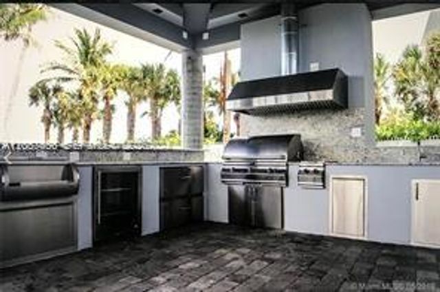 6301 Collins Ave 1504, Miami Beach, FL 33141