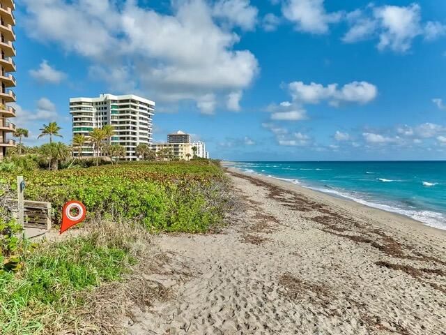 471 Neptune Road, Juno Beach, FL 33408