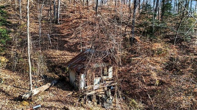 60 Chestnut Mountain Road, Travelers Rest, SC 29690