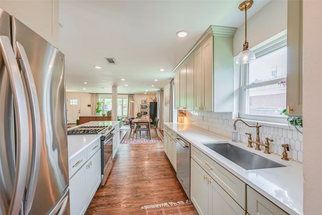 5815 Clendenin Avenue, Dallas, TX 75228