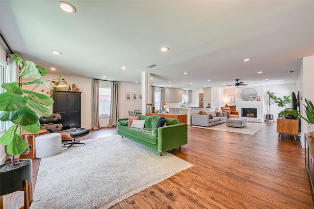 5815 Clendenin Avenue, Dallas, TX 75228