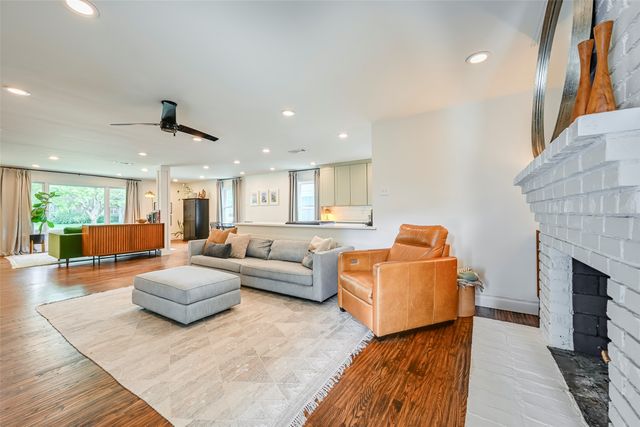 5815 Clendenin Avenue, Dallas, TX 75228