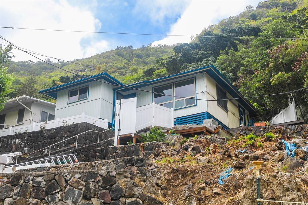 2343 Kuahea Street, Honolulu, HI 96816