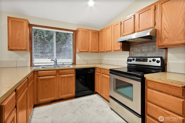 9035 Skokomish Way NE, Olympia, WA 98516